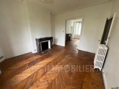 Maison - 224 m² - 9 pièces