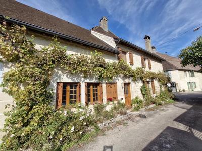 Maison de village - 210 m² - 9 pièces