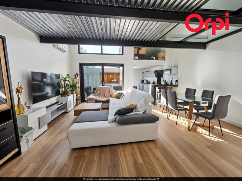 Maison - 110 m² - 4 pièces