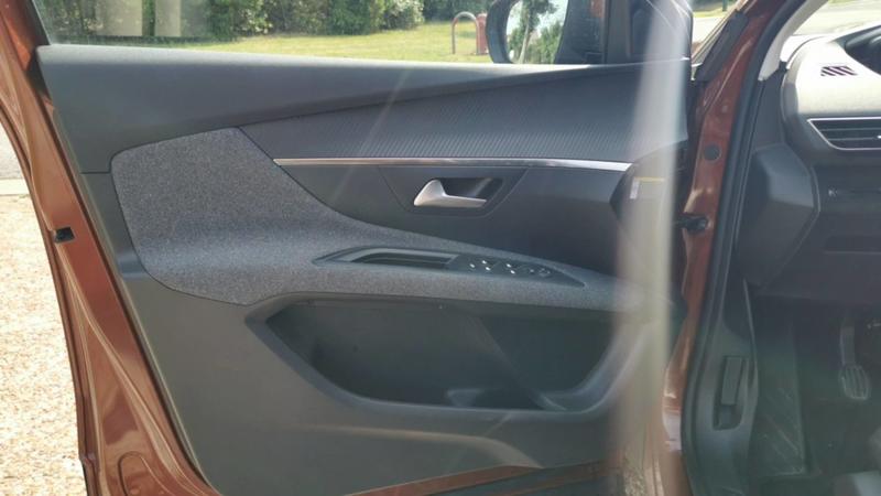 Peugeot 3008 II 1.5 BlueHDi 130 Active Business