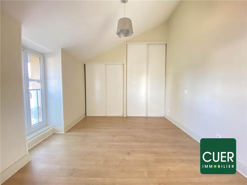 Appartement - 94 m² - 5 pièces