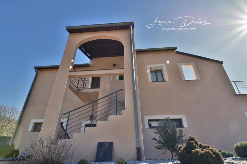 Maison - 137 m² - 7 pièces