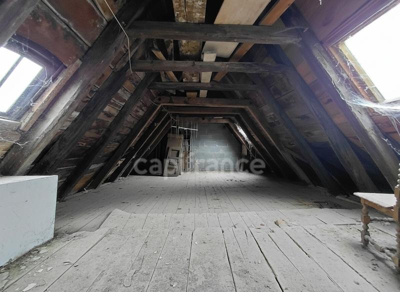 Maison - 175 m² - 12 pièces