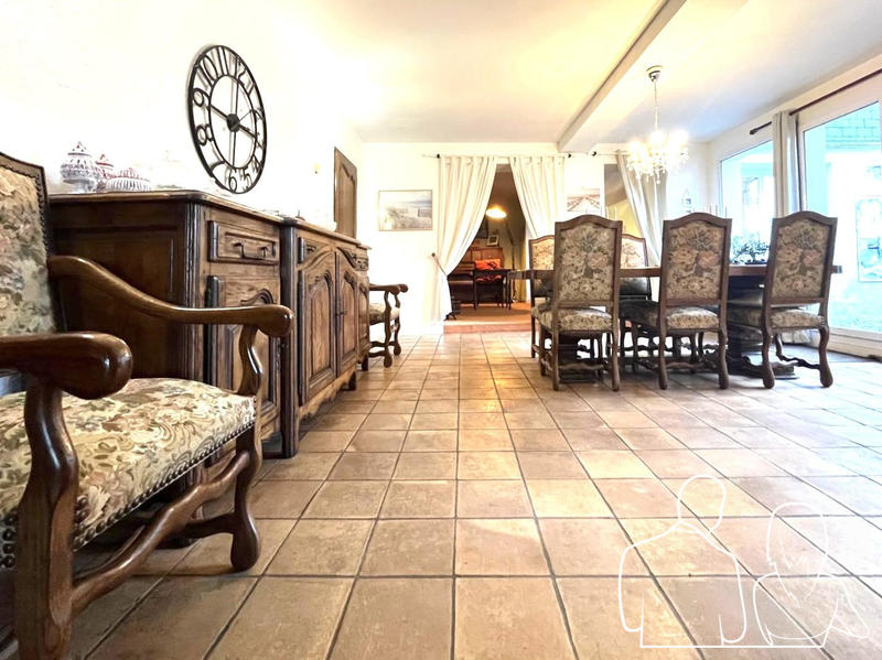 Maison ancienne - 263 m² - 11 pièces