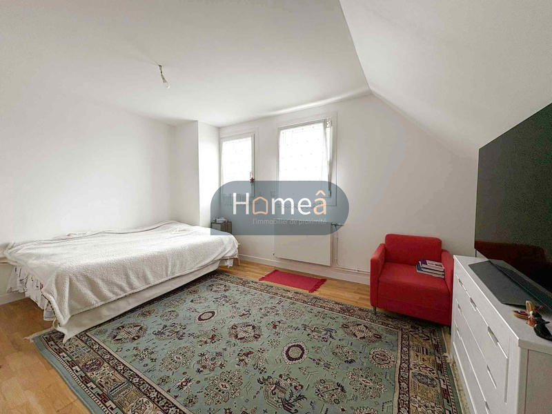 Maison - 104 m² - 4 pièces