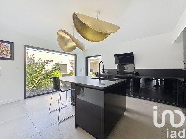 Maison de maîtres - 280 m² - 10 pièces