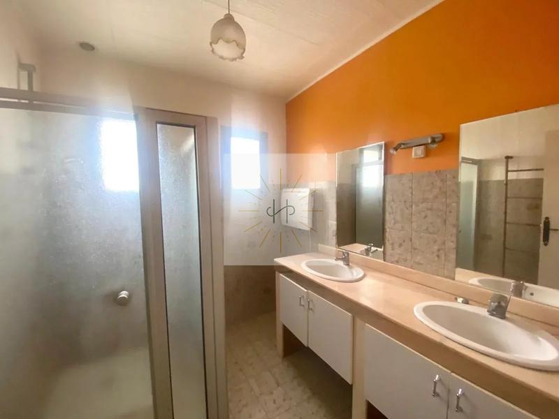 Maison - 130 m² - 10 pièces