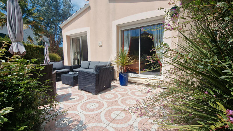 Maison - 204 m² - 8 pièces