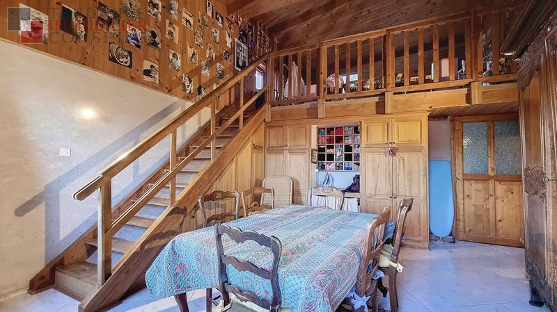 Maison - 528 m² - 17 pièces