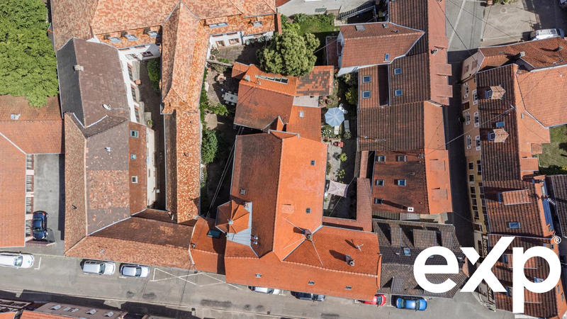 Maison - 650 m² - 20 pièces