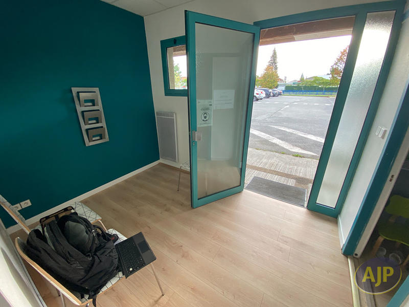 Local d'activité / Entrepôt - 65 m²