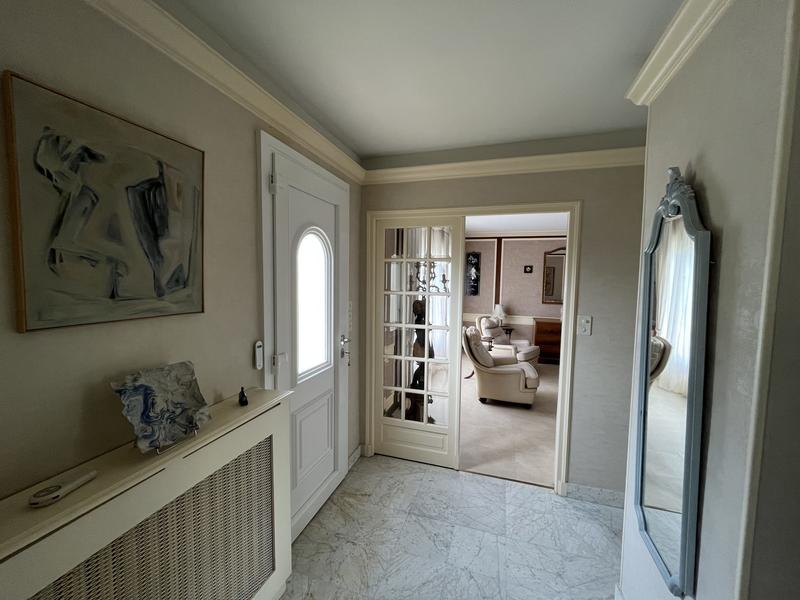 Maison - 230 m² - 6 pièces