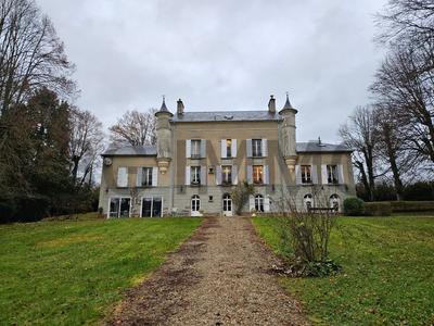 Maison - 375 m² - 15 pièces