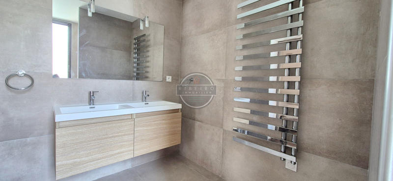 Villa - 185 m² - 4 pièces