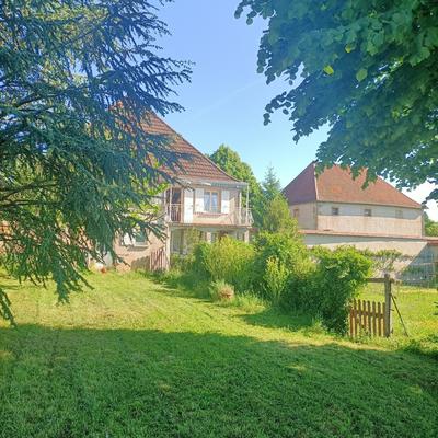 Propriété - 200 m² - 12 pièces