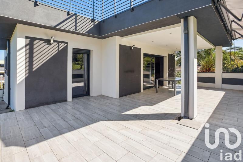 Maison - 282 m² - 5 pièces