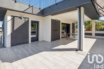 Maison - 282 m² - 5 pièces