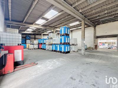 Local commercial - 3 700 m²