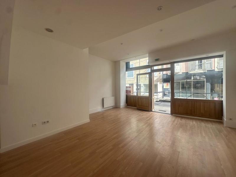 Local commercial - 75 m² - 3 pièces