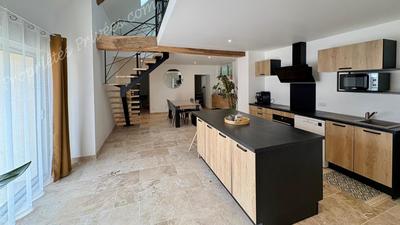 Maison - 137 m² - 7 pièces