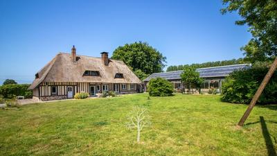 Maison - 240 m² - 6 pièces