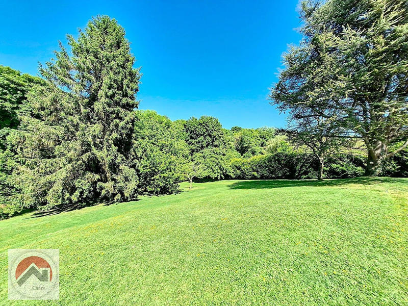 Maison - 230 m² - 7 pièces