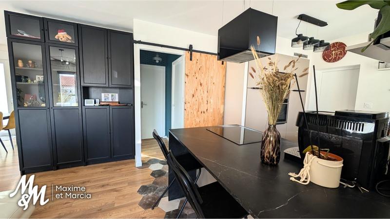 Maison - 99 m² - 5 pièces