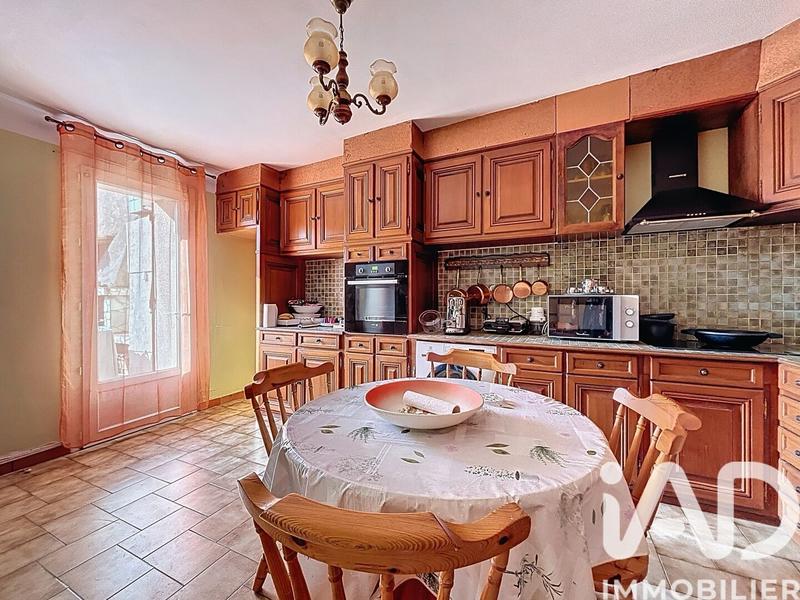 Maison - 260 m² - 8 pièces