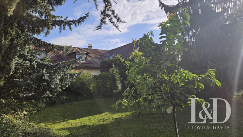 Maison - 269 m² - 12 pièces