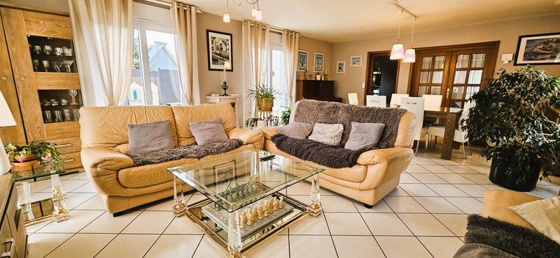 Maison - 230 m² - 8 pièces