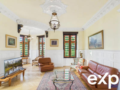 Maison - 443 m² - 17 pièces