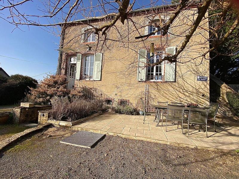 Propriété - 105 m² - 10 pièces