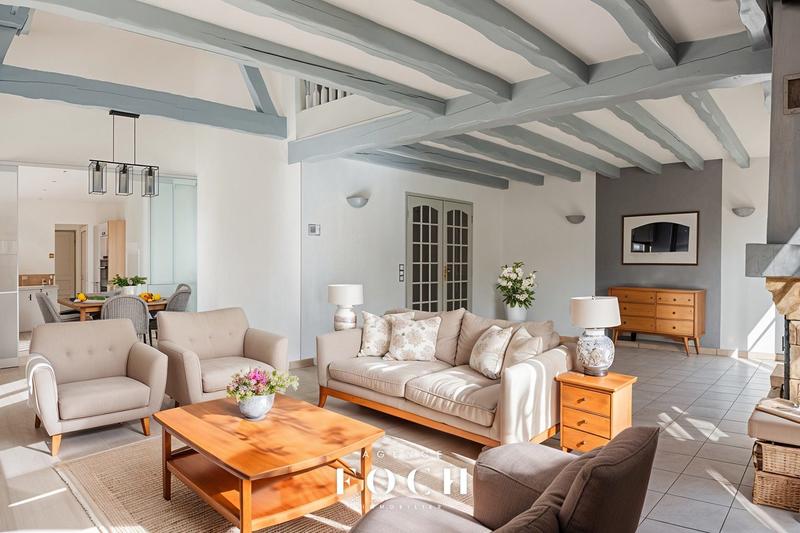 Maison - 259 m² - 7 pièces