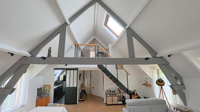 Appartement - 140 m² - 6 pièces