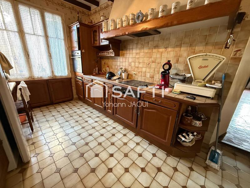 Maison - 242 m² - 10 pièces