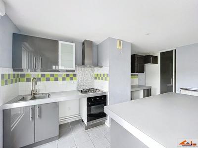 Appartement - 105 m² - 5 pièces