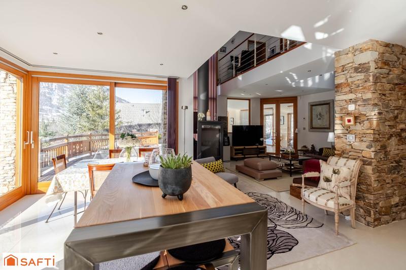 Châlet - 380 m² - 8 pièces