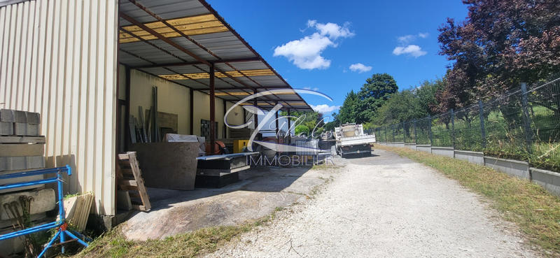 Entrepôt - 1 200 m²