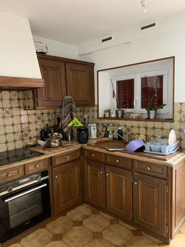 Propriété - 100 m² - 5 pièces