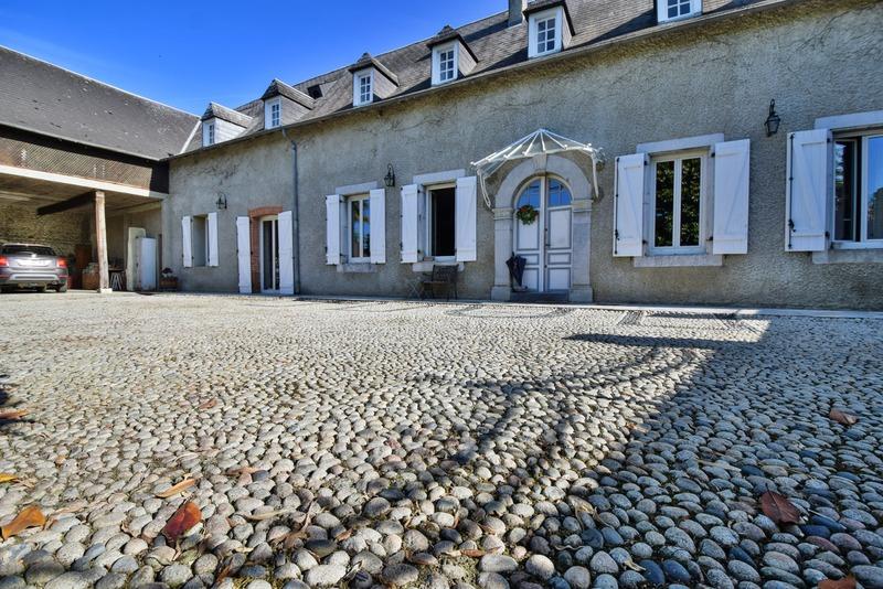 Maison - 313 m² - 8 pièces