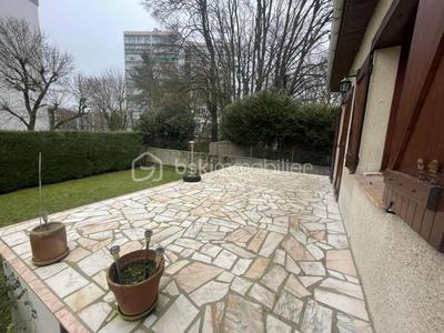 Maison - 123 m² - 7 pièces