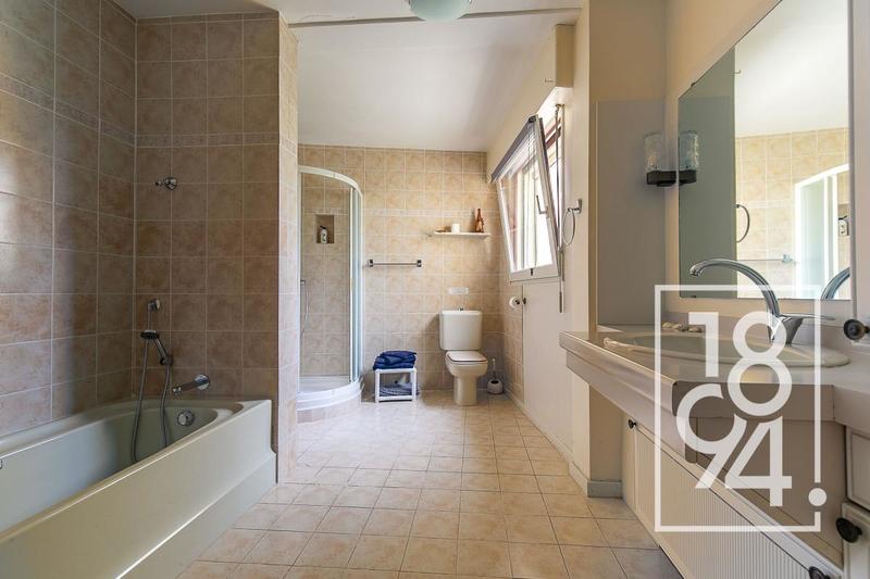 Maison - 397 m² - 7 pièces