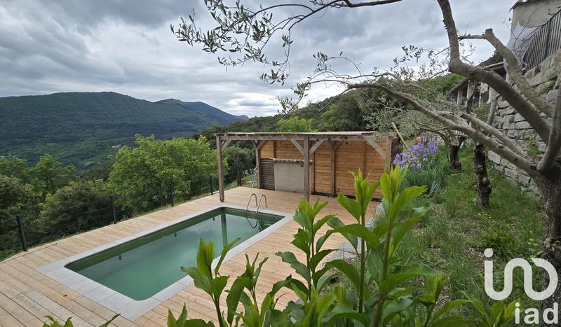 Maison - 240 m² - 8 pièces