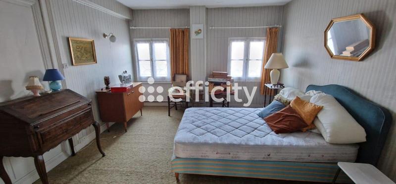 Maison de ville - 180 m² - 7 pièces