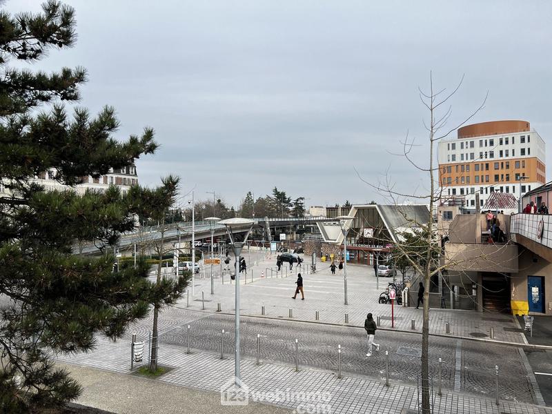 Appartement - 75 m² - 4 pièces