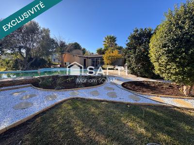 Villa - 260 m² - 8 pièces