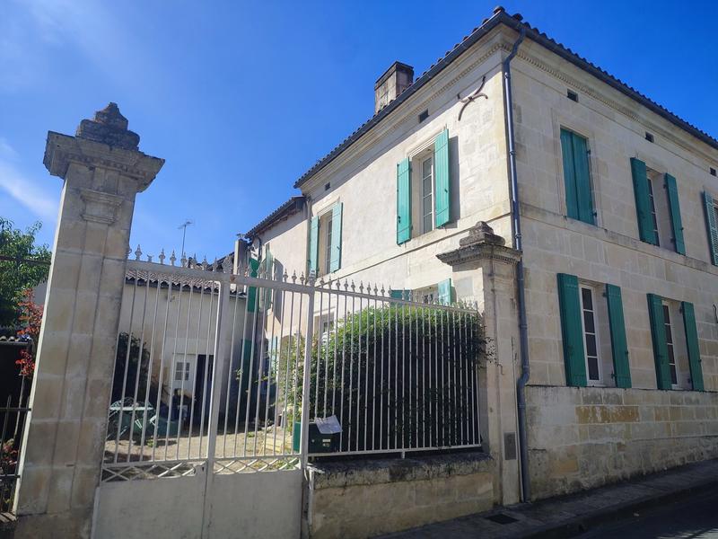 Maison ancienne - 258 m² - 11 pièces