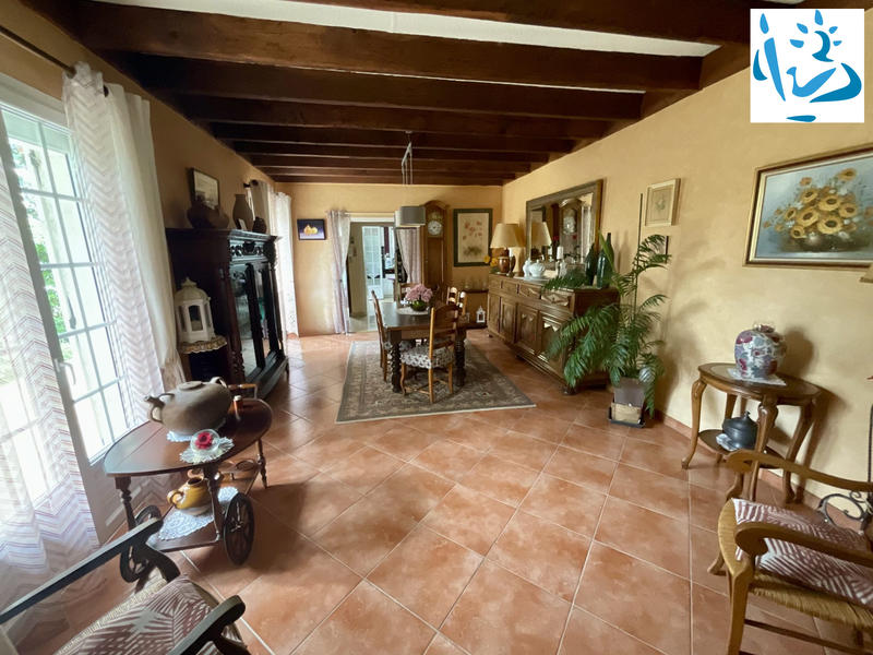 Maison - 172 m² - 9 pièces