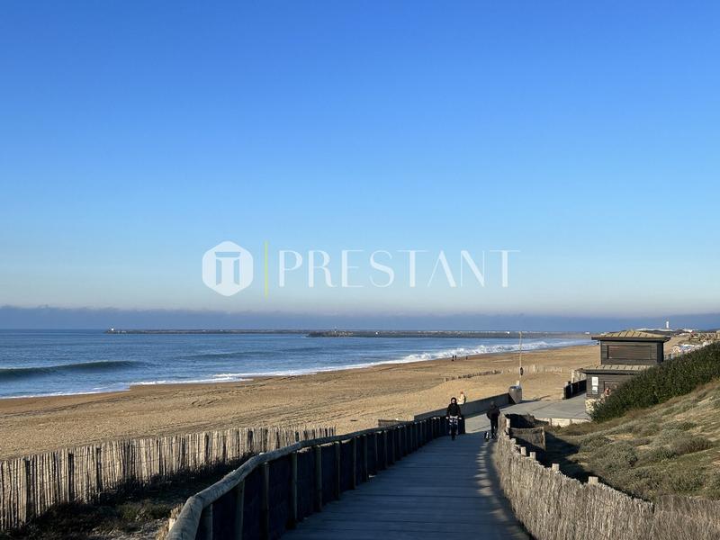 Maison - 254 m² - 8 pièces