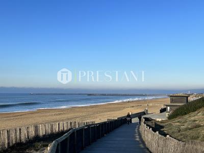 Maison - 254 m² - 8 pièces